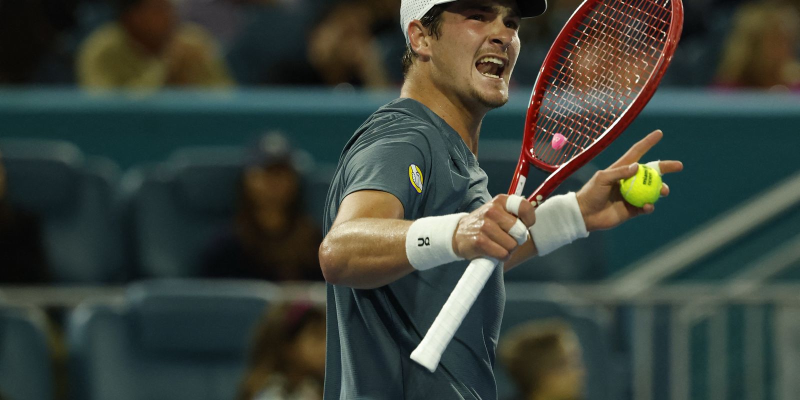 tenis:-joao-fonseca-avanca-para-quartas-de-final-em-monte-carlo