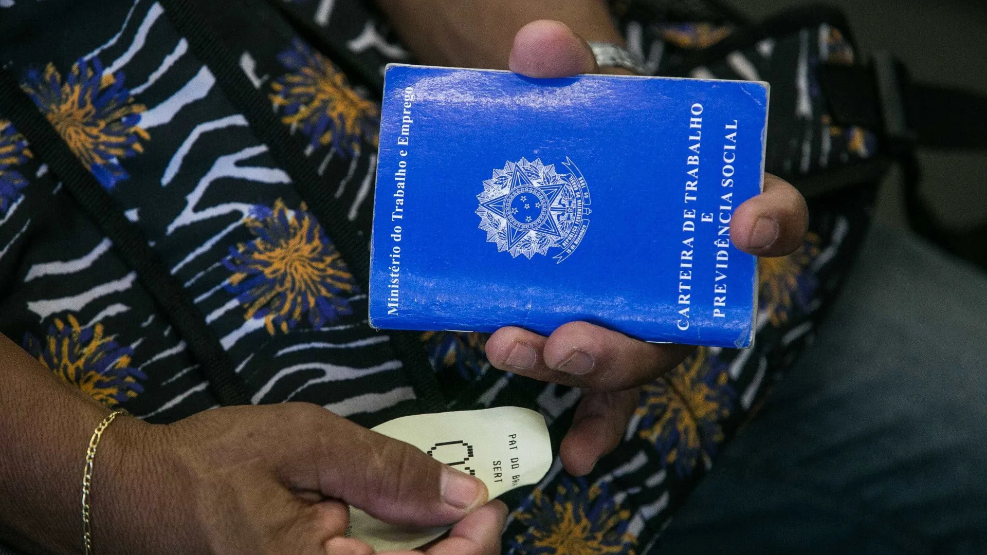 agora-e-lei:-governo-libera-dinheiro-para-trabalhador-clt-fazer-exames