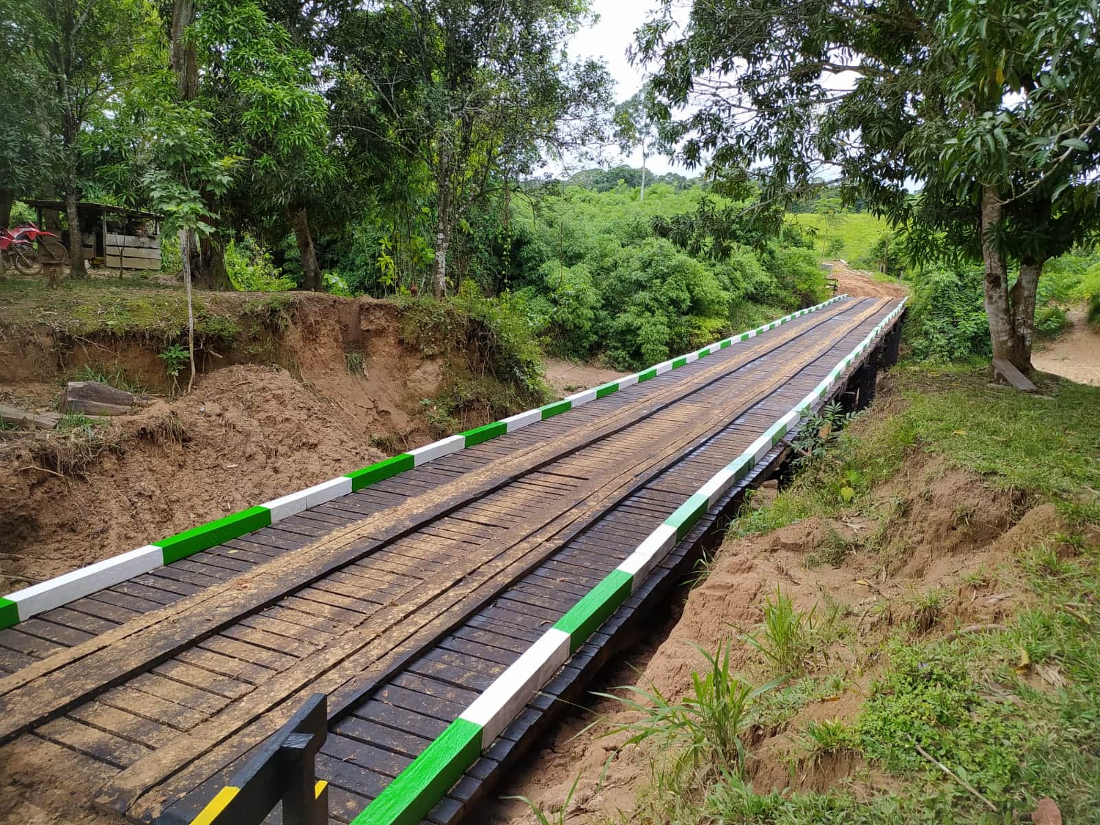 em-assis-brasil,-deracre-conclui-ponte-e-atende-300-familias-rurais