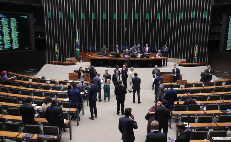camara-dos-deputados-inicia-sessao-para-analisar-propostas;-acompanhe
