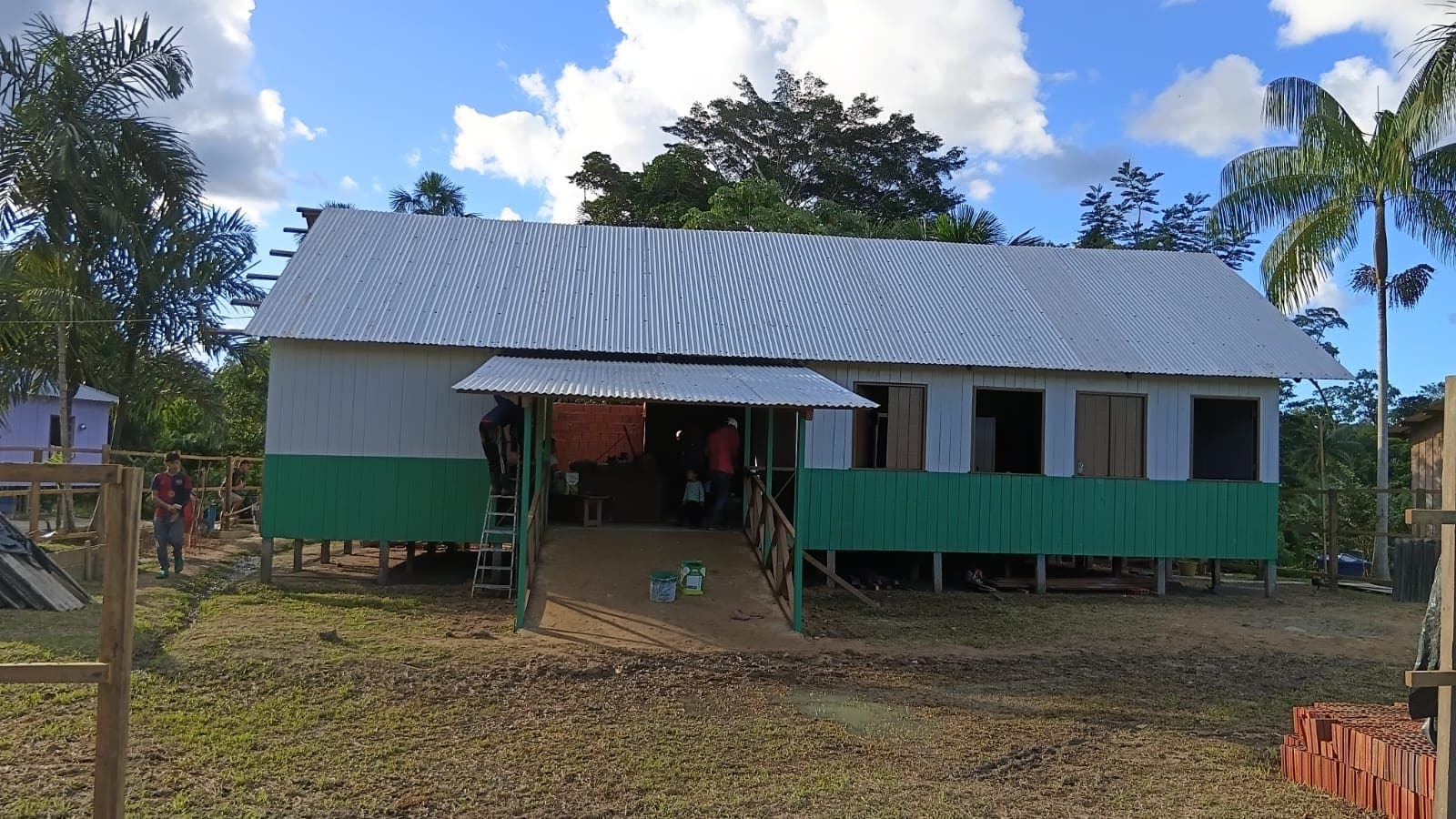 educacao-do-acre-avanca-com-manutencao-de-escola-indigena-em-porto-walter