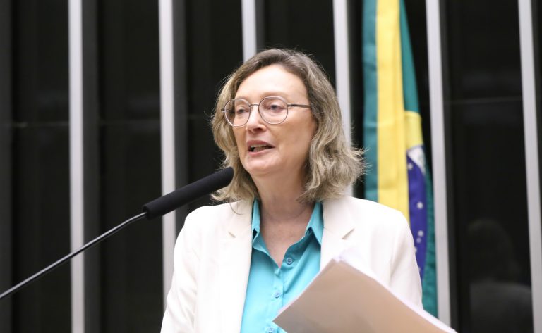 comissao-aprova-projeto-com-regras-para-simbolo-grafico-de-identificacao-da-pessoa-idosa