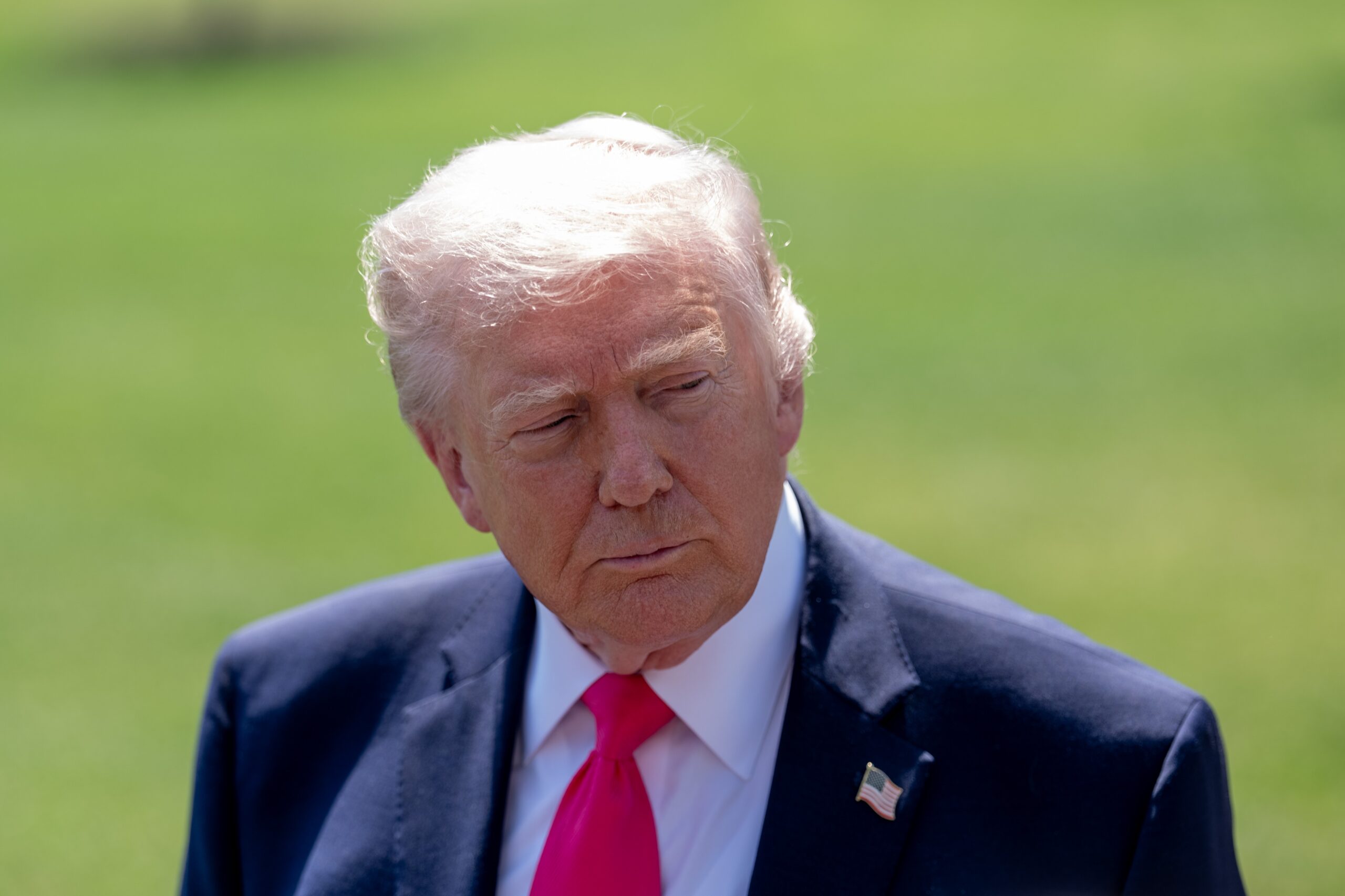 eua-vao-entrar-no-ira-para-recuperar-o-uranio-enriquecido,-diz-trump-a-agencia