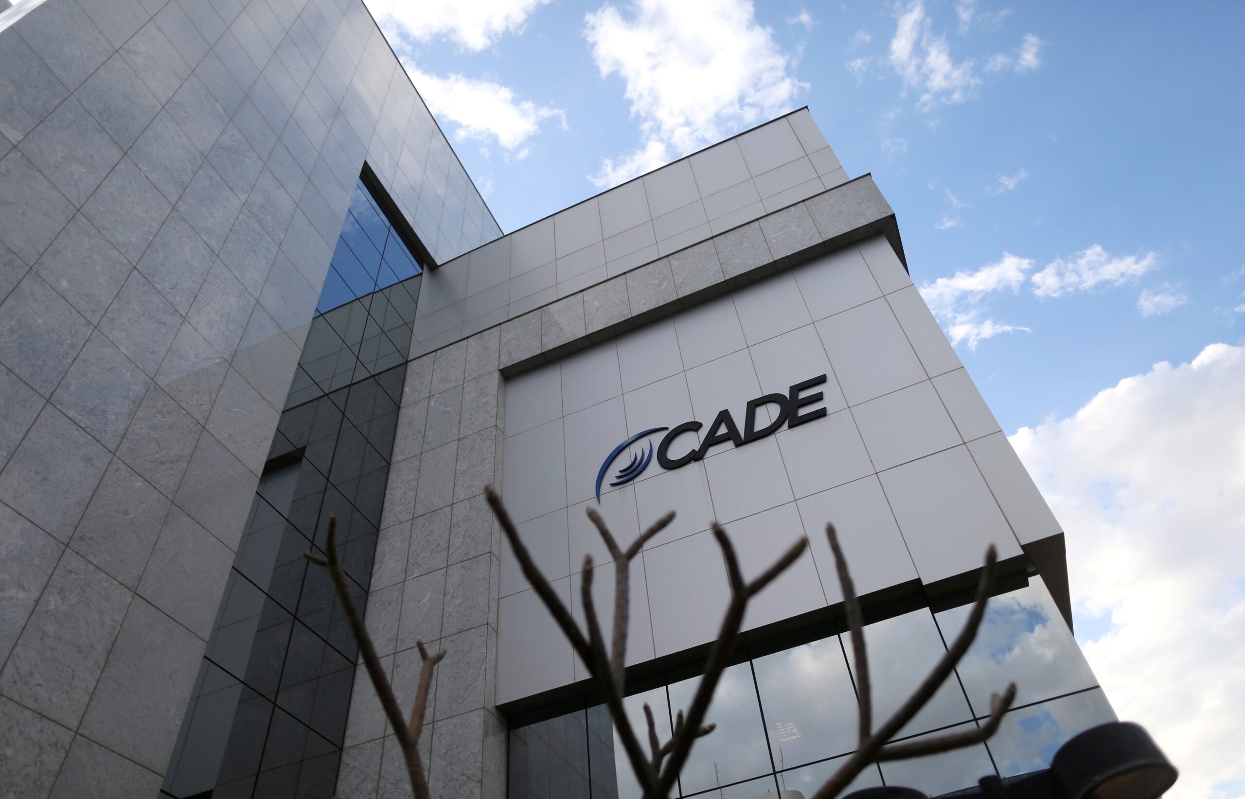 cade-abre-investigacao-contra-google-por-uso-de-conteudo-produzido-por-ia