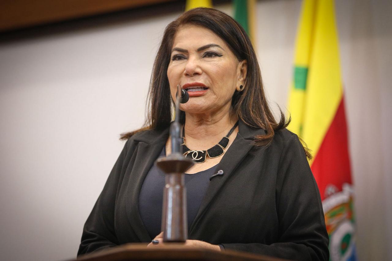 antonia-sales-denuncia-falhas-na-saude-e-relata-caso-de-crianca-em-estado-grave-no-acre