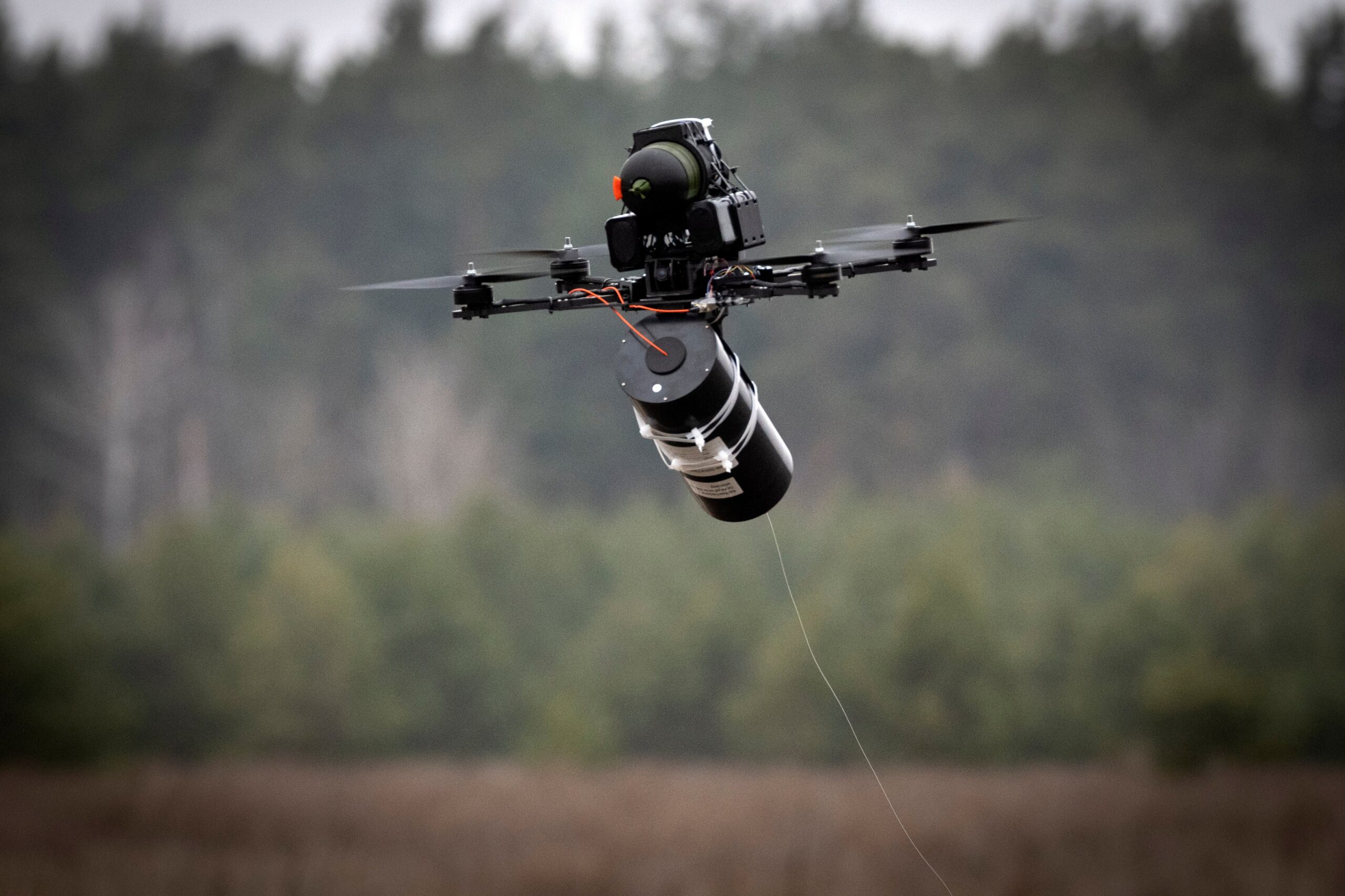 como-funcionam-os-drones-de-fibra-optica-do-hezbollah-que-desafiam-defesa-de-israel