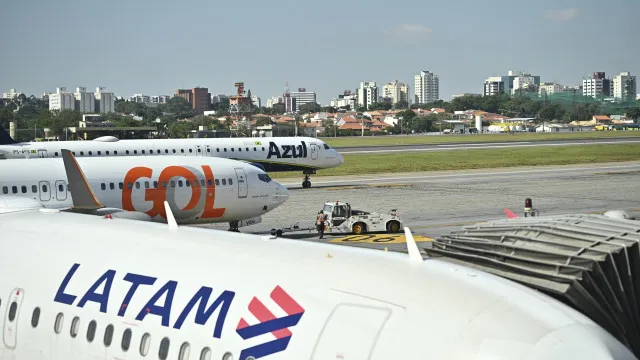 guerra-pressiona-caixa-de-companhias-aereas-no-brasil,-e-setor-preve-impacto-na-aviacao-regional