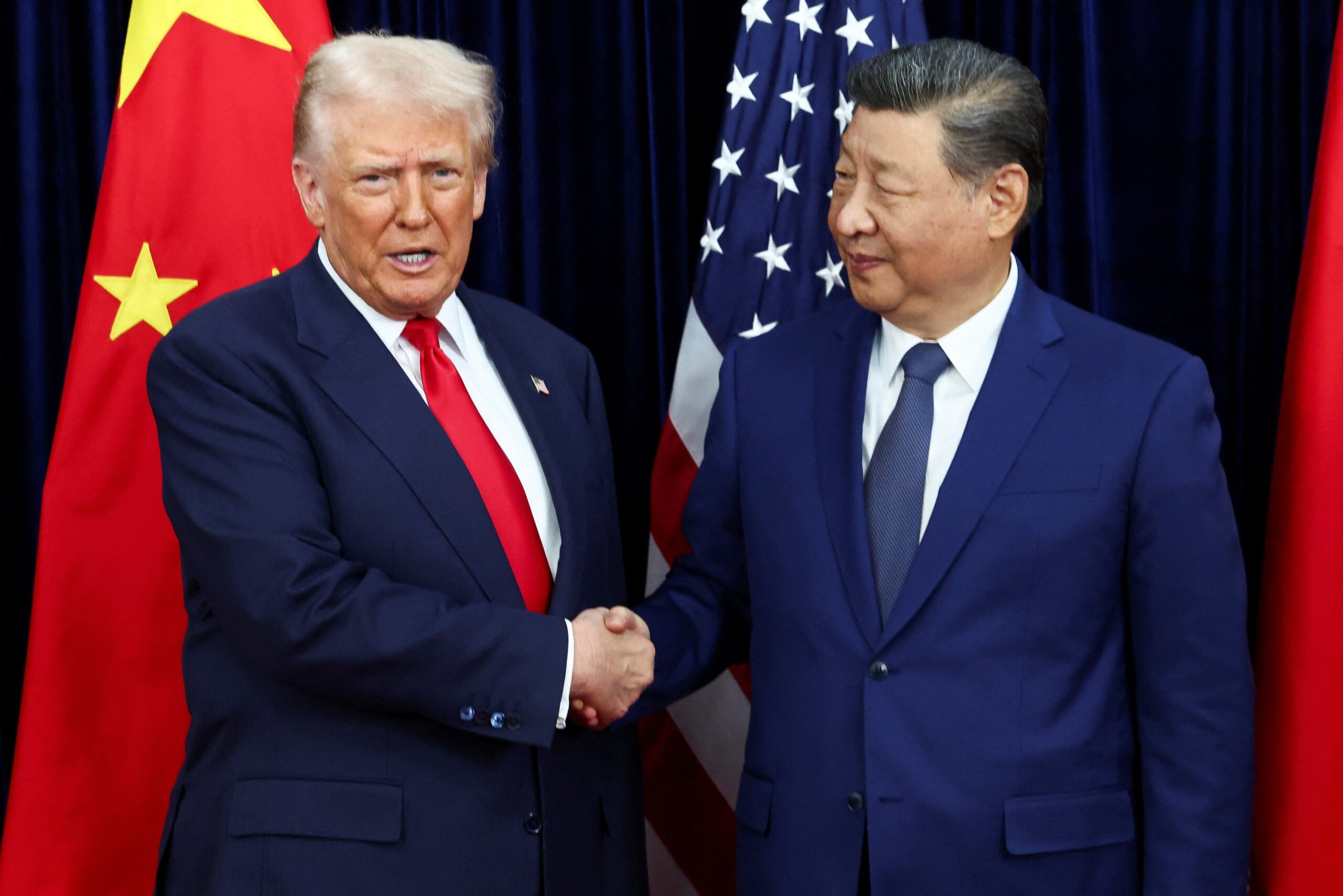 trump-chega-a-china-para-visita-oficial;-siga