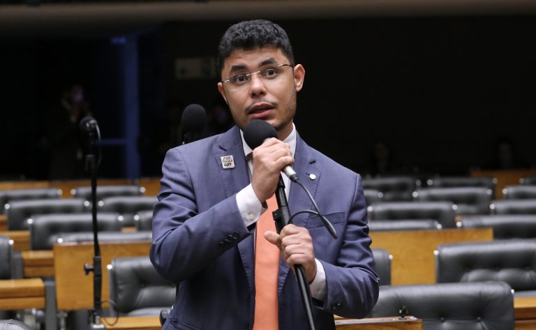 comissao-aprova-projeto-que-cria-disque-denuncia-de-maus-tratos-a-animais