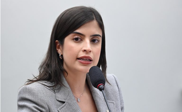 grupo-de-trabalho-debate-disseminacao-do-odio-contra-mulheres-nas-redes-sociais