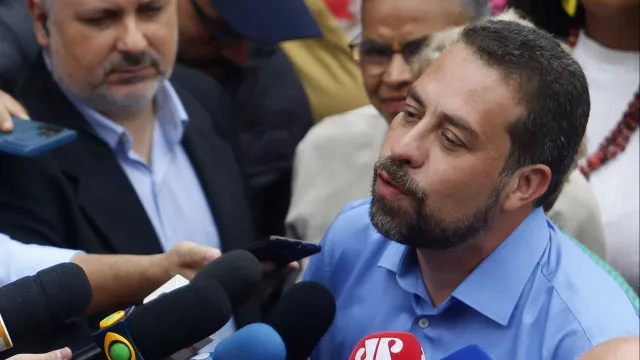 guilherme-boulos:-polemicas-sobre-o-bolsa-familia-sao-artificiais,-para-atacar-o-programa