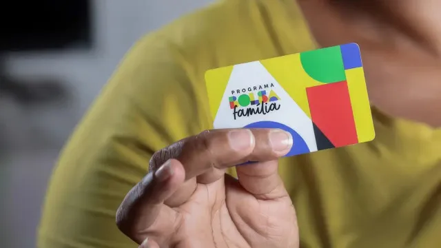 caixa-paga-bolsa-familia-a-beneficiarios-com-nis-de-final-9