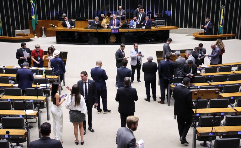 camara-inicia-sessao-para-analisar-propostas;-acompanhe