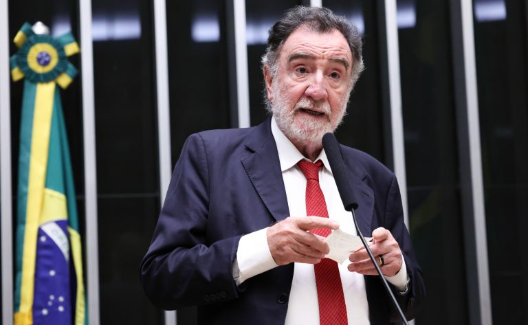 comissao-aprova-criterios-para-colacao-de-grau-antecipada-em-universidades