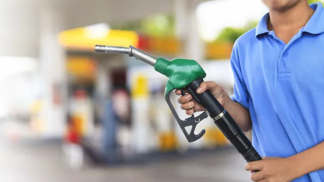 etanol-lidera-queda-em-maio-com-recuo-de-5,6%,-mostra-pesquisa;-diesel-cai-3,3%-e-gasolina,-1%