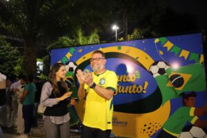 Primeira motorista de ônibus de Rio Branco celebra chegada de nova frota