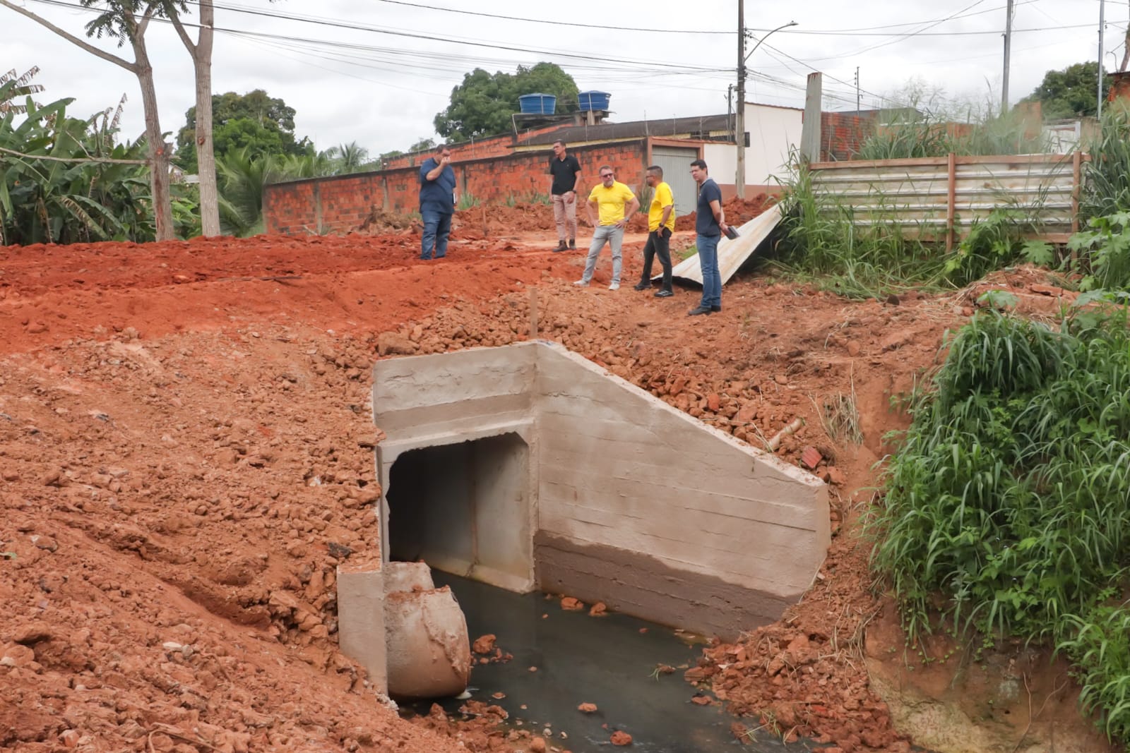 Alysson Bestene garante obra de drenagem que vai solucionar antigo problema de alagamentos na Rua José Magalhães