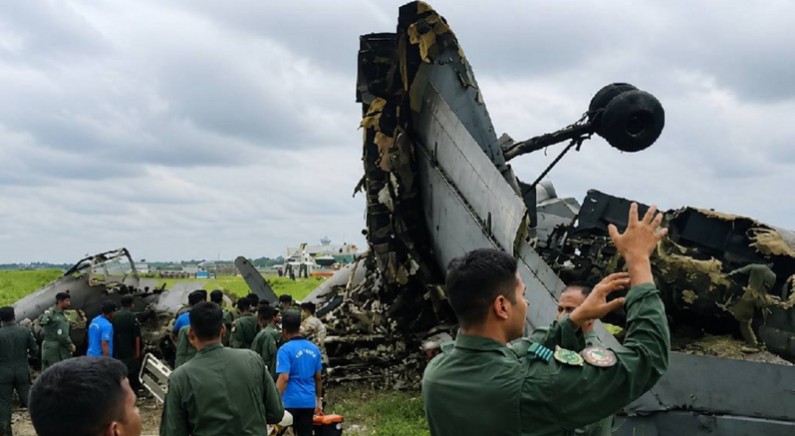 queda-de-aviao-militar-deixa-cinco-mortos-na-india;-foto-mostra-destrocos