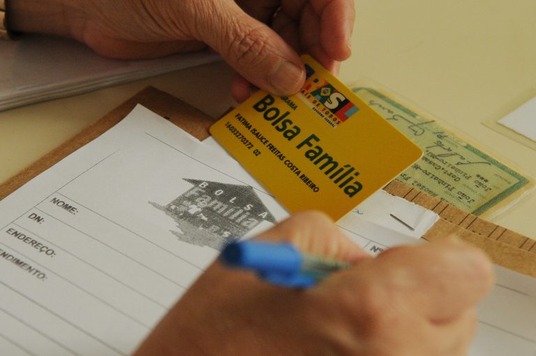 comissao-debate-fiscalizacao-dos-recursos-do-bolsa-familia-e-do-cadastro-unico