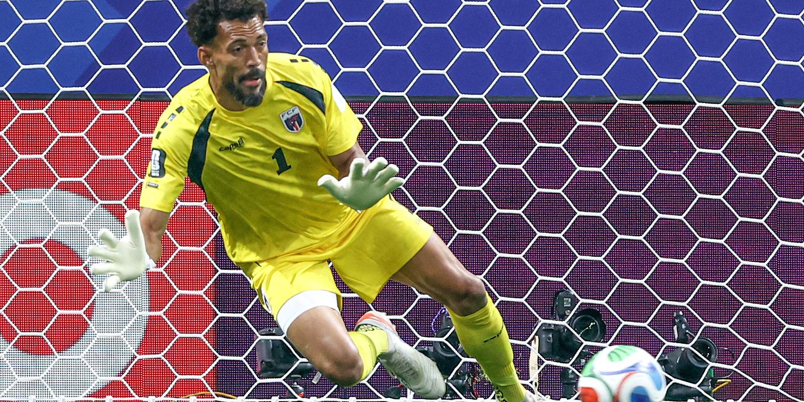 cabo-verde-segura-espanha-e-estreia-em-copas-com-empate-historico