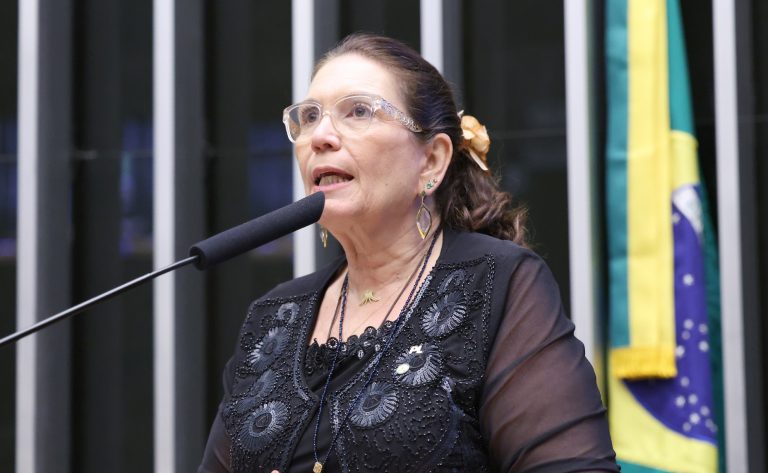 comissao-aprova-projeto-que-cria-45-cargos-no-tribunal-superior-do-trabalho