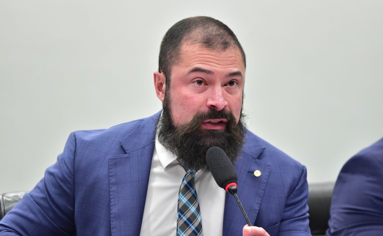 comissao-aprova-pensao-especial-para-dependentes-de-policiais-mortos-em-servico