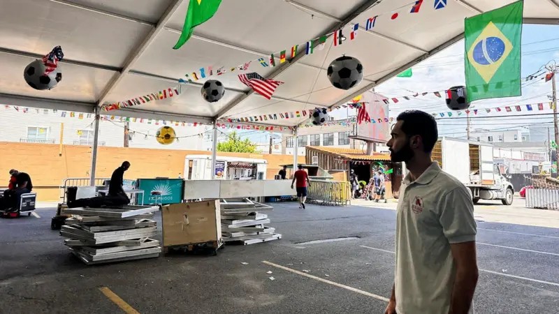 bairro-‘brasileiro’-‘respira’-na-copa-apos-cerco-de-trump