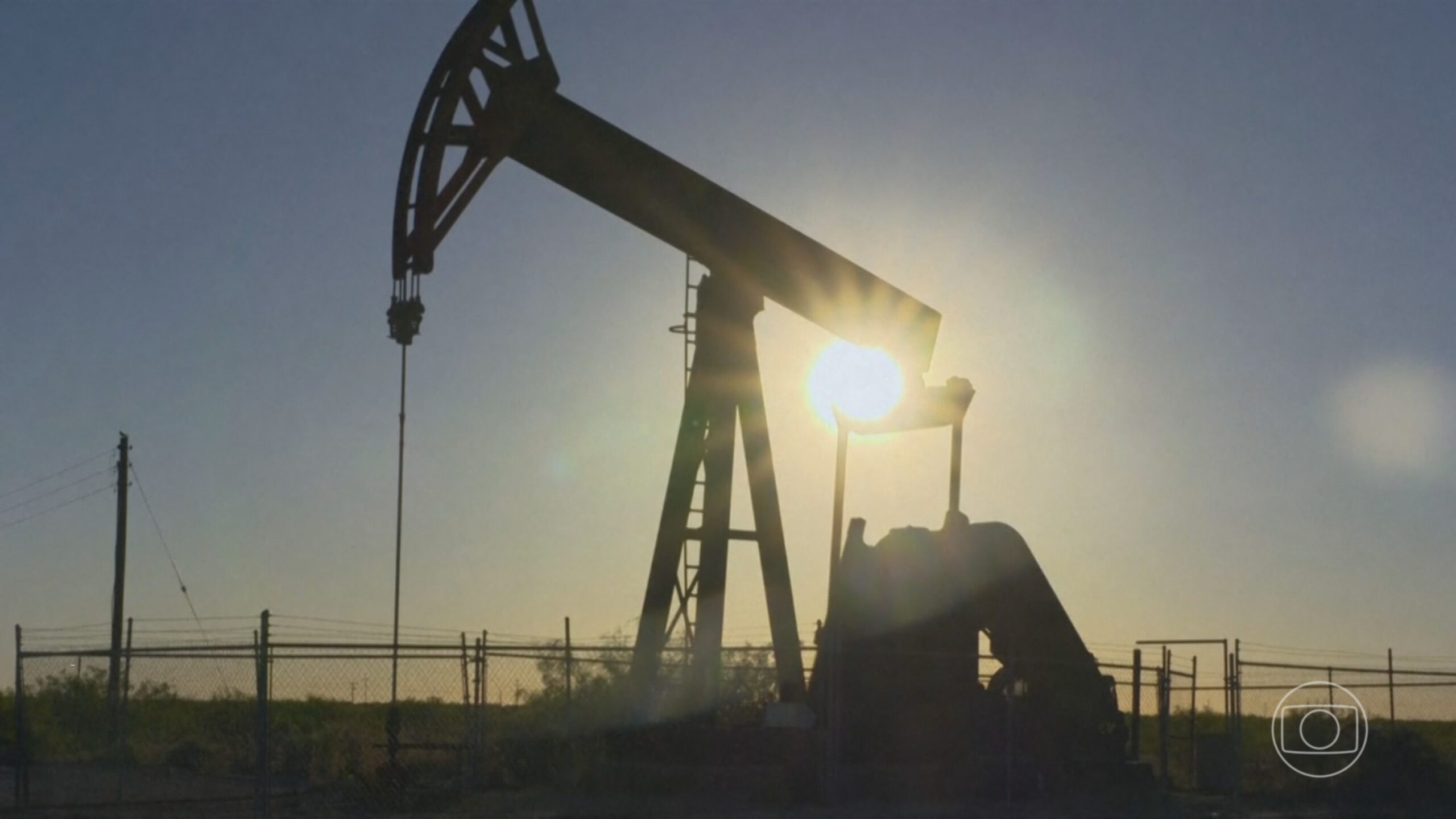 apos-cessar-fogo-entre-eua-e-ira-e-reabertura-do-estreito-de-ormuz,-opep+-aumenta-producao-de-petroleo