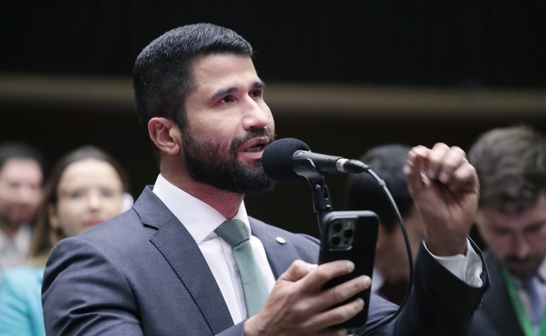 comissao-aprova-entradas-separadas-para-vitimas-e-agressores-em-delegacias-e-imls