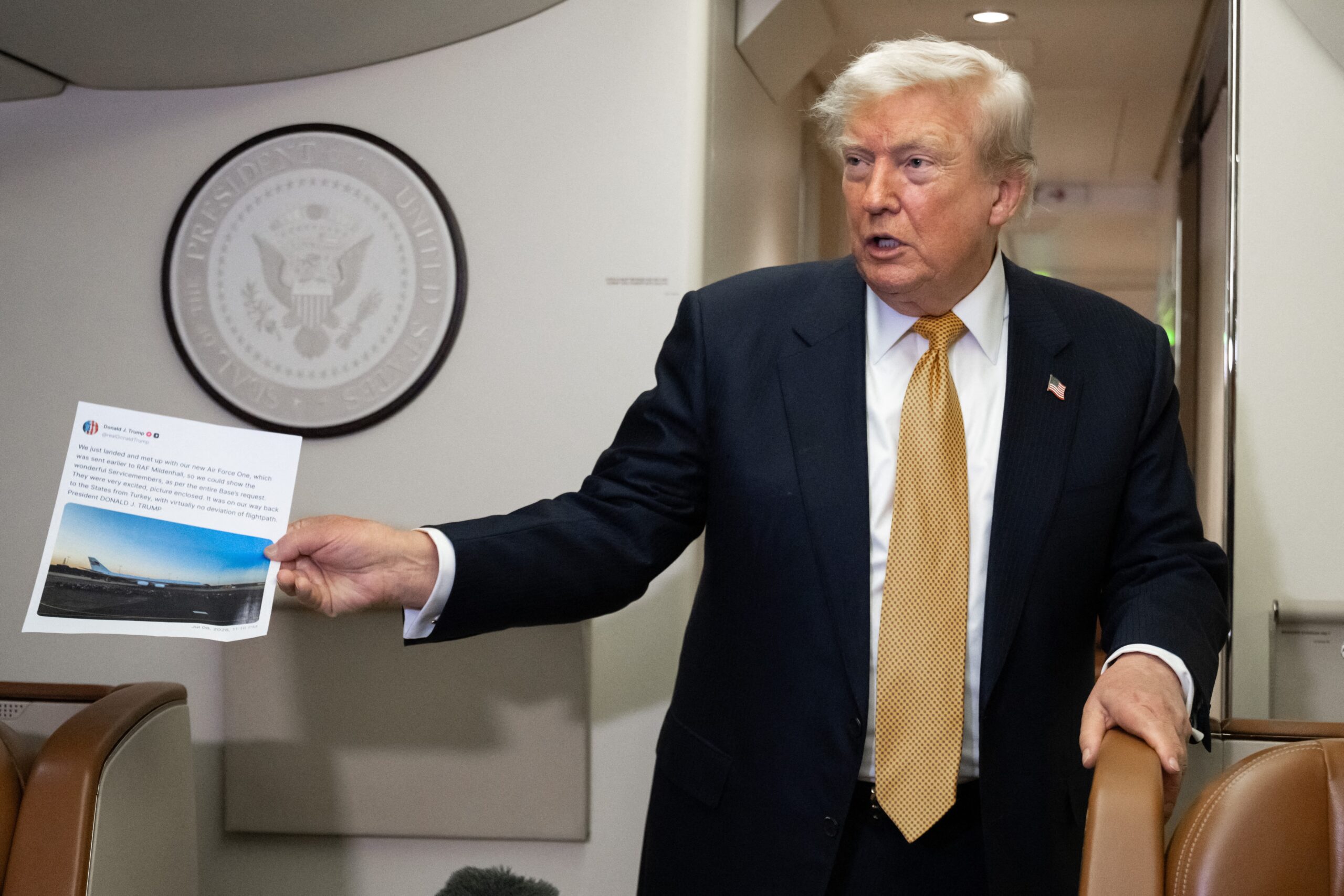 democratas-pedem-investigacao-sobre-plano-da-trump-media-de-vender-acesso-antecipado-a-posts-de-trump