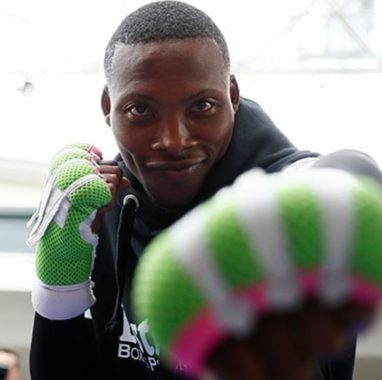 zolani-tete,-ex-campeao-mundial-de-boxe,-e-morto-a-tiros-na-africa-do-sul