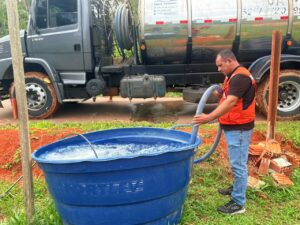 Prefeitura de Rio Branco amplia abastecimento de água potável na Transacreana durante estiagem