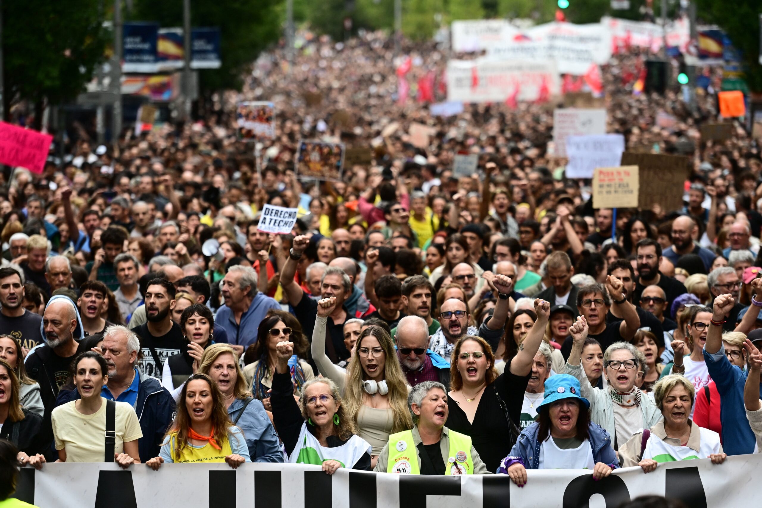 milhares-de-pessoas-protestam-na-espanha-contra-crise-habitacional