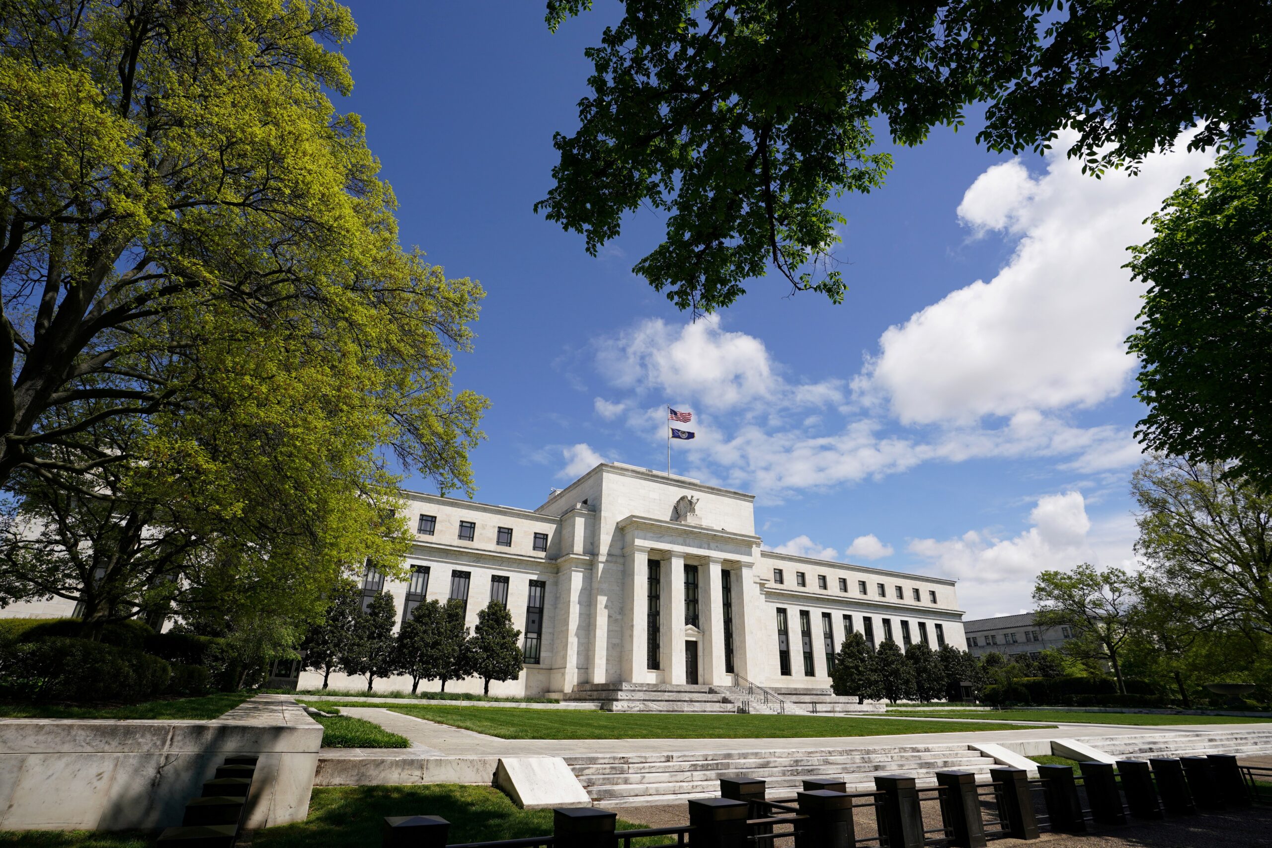fed-mantem-juros-dos-eua-na-faixa-de-3,75%-a-4%-ao-ano-a-poucos-dias-das-eleicoes-para-o-congresso