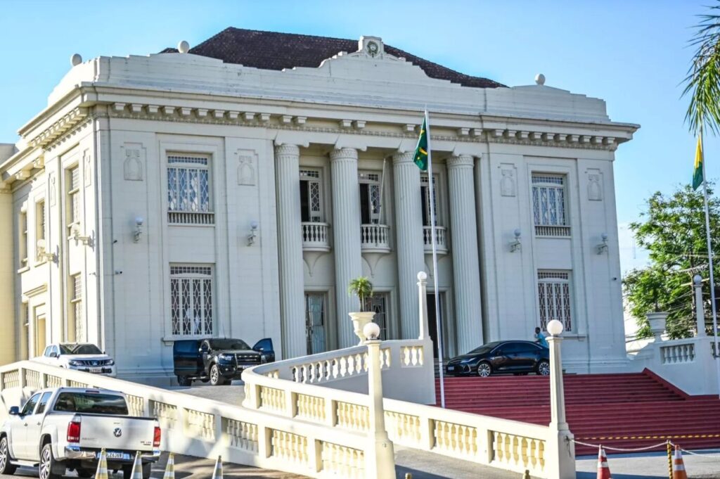 Bastidores do Poder: reta final nas urnas, Câmara em articulação e contas sob cobrança